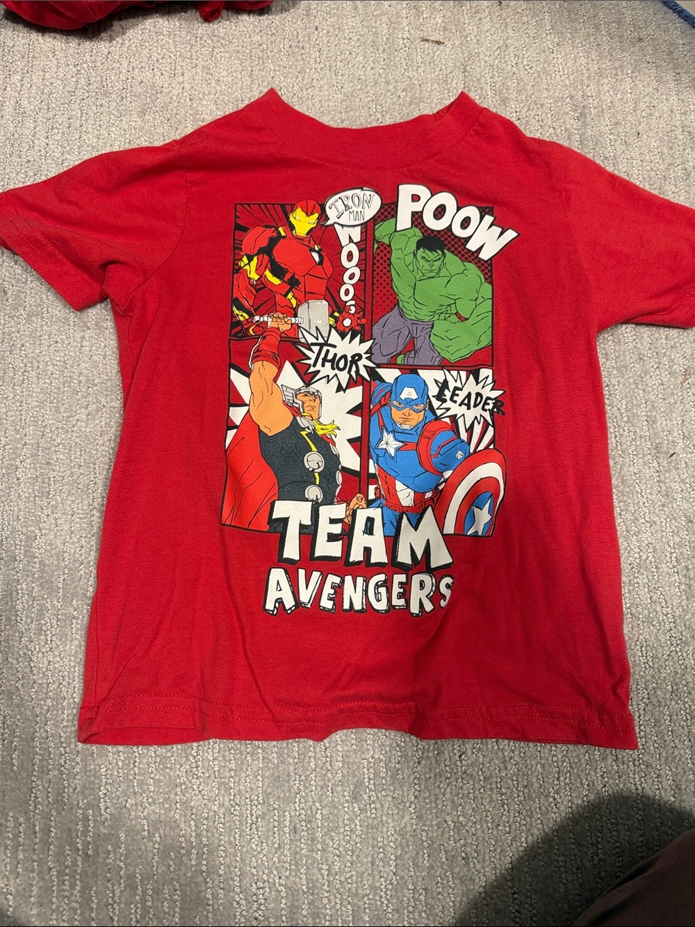 Marvel Red Team Avengers Short Sleeve Tee with Thor, Captain America & Hulk
